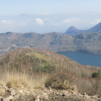 手前のトップに登って尾根伝いに登ってきました