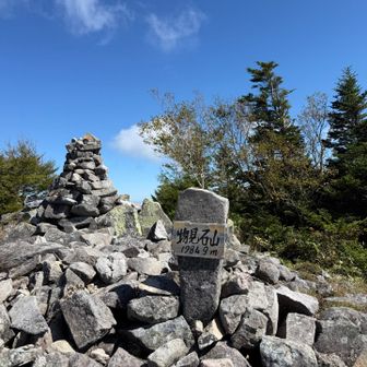 物見石山到着⛰️
時間にして5時間半ほど、歩いた距離は約15km！
とてもいい運動になりました👍