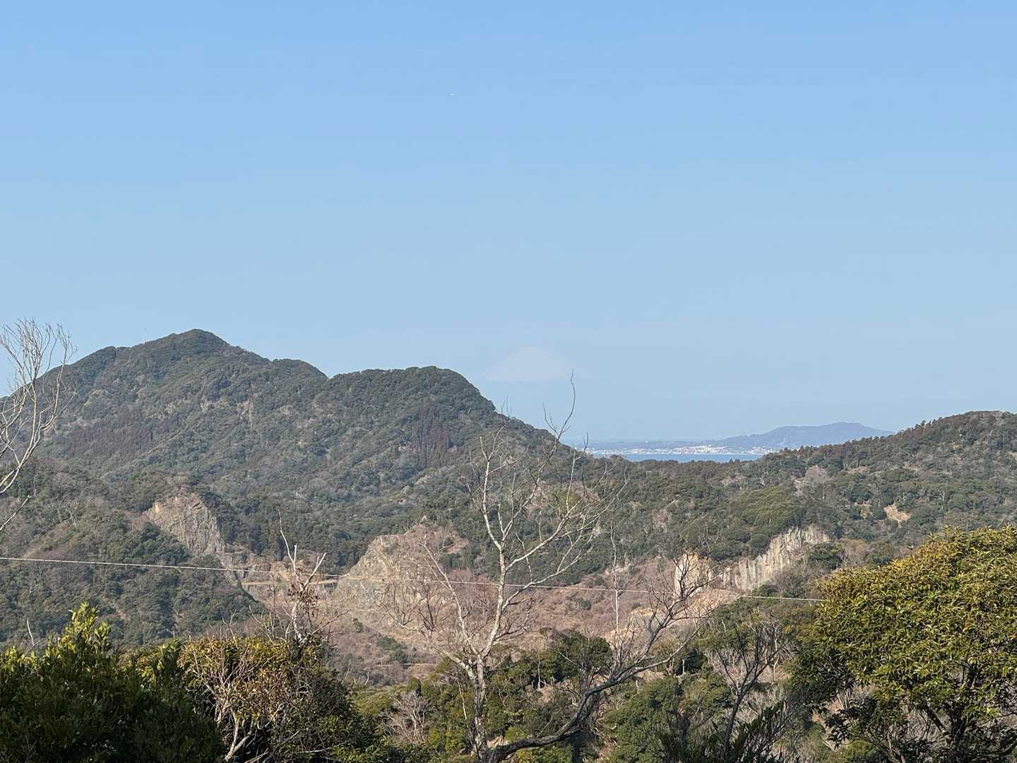途中、鋸山が見えてその奥にうっすーーーーら
富士山🗻見えたり🫥