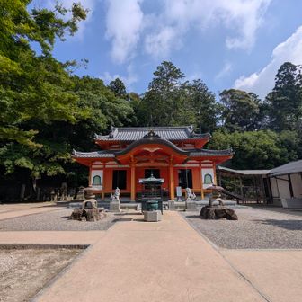 中山寺奥之院。