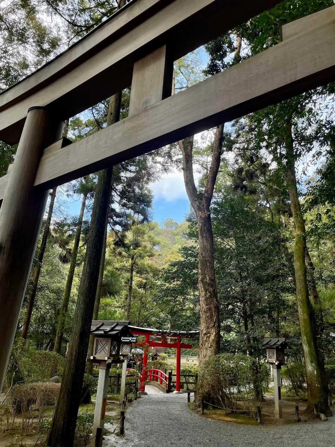 飲食・撮影禁止。大神神社御神体の神聖な三輪山への写真