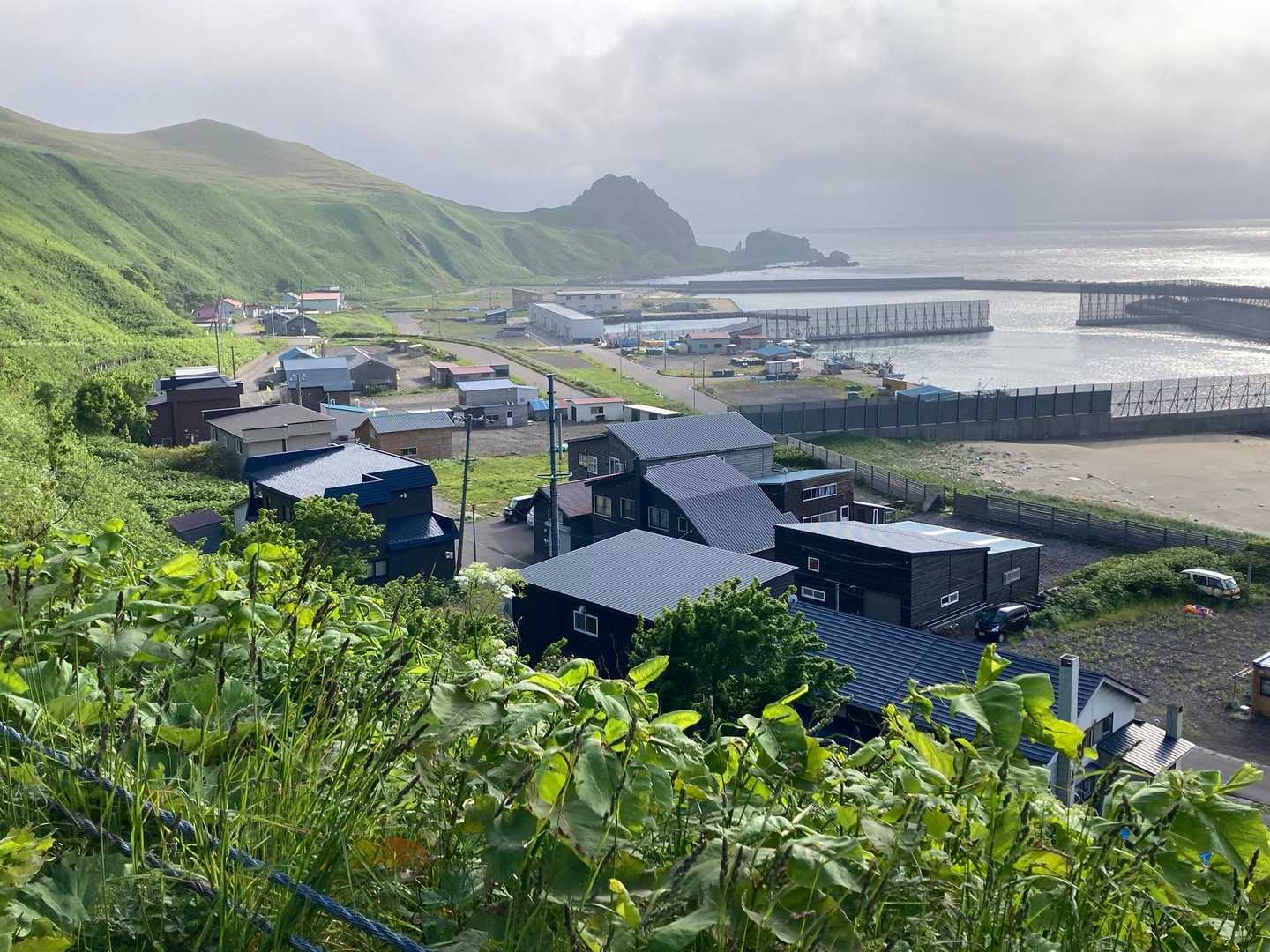 鉄府より澄海岬側を望む。