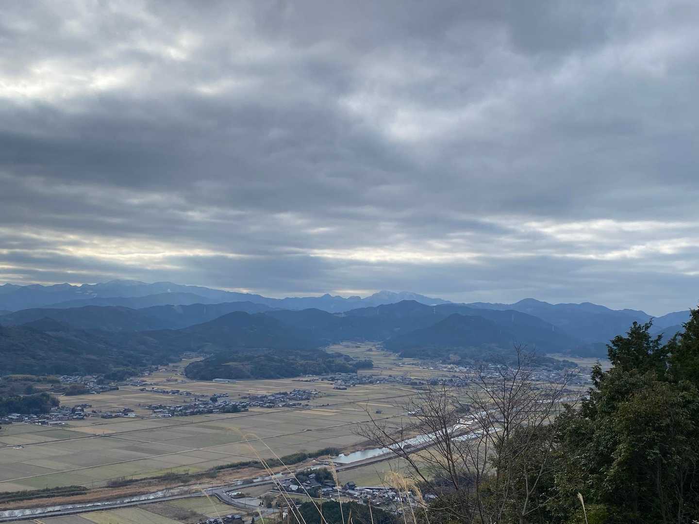 二の丸到着
眺望良きです✨
ここから築城の航空ショーが見れるかも⁇