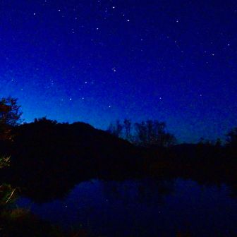 夜明け前

山に囲まれてるのでヴィーナスベルトはお預け
5時の朝食いただいてきます