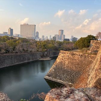 天守閣下から眺める石垣とお堀、大阪の街並み。
帰りは輪行で…お疲れ様でした😊
