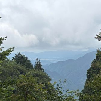 こちらでお詣りしてから麓の郷へ戻るとする