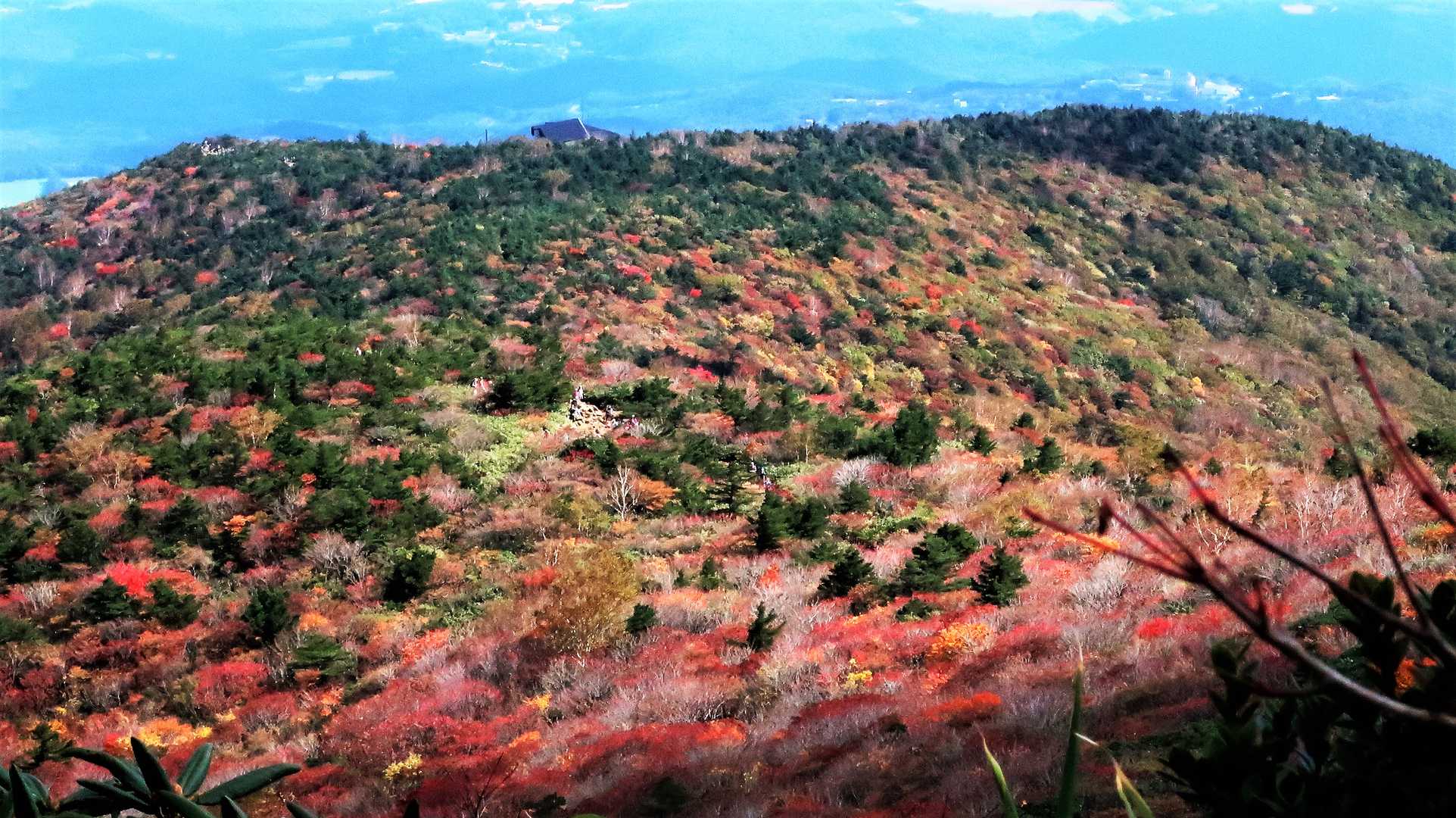 安達太良山 | 初心者も楽しめる、硫黄の香りと火口の迫力を360°のパノラマでの写真