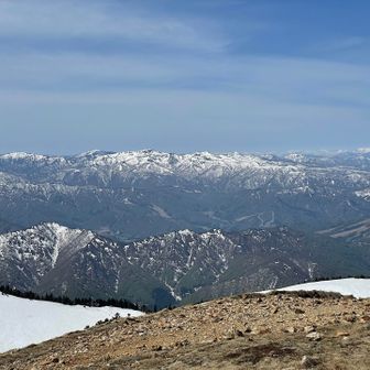 苗場と奥に北アルプス🏔️剱も見えた😆