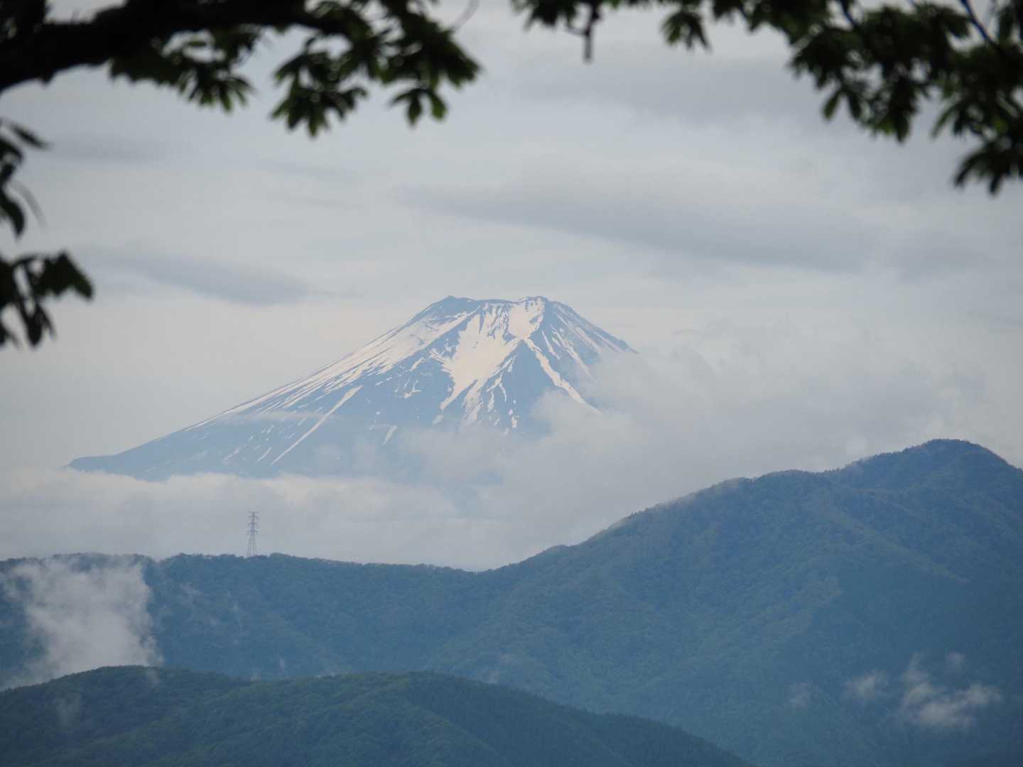 だいぶ雪が溶けてきましたね、富士山