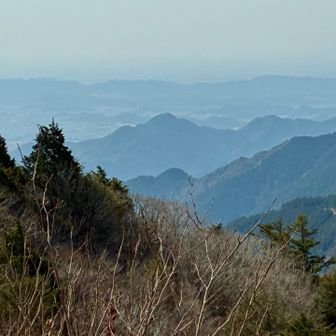 誕生山が見えます。（画面中央）