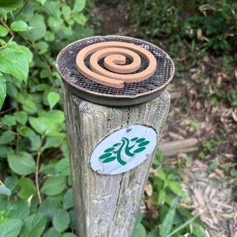 まめさんの草刈りのおかげで
通りやすい登山道です！
ありがとうございます😊


ここに蚊取り線香🌀🤔
