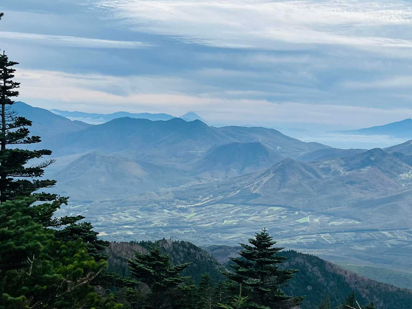 田んぼ？のパッチワークが綺麗💕
奥に富士山🗻