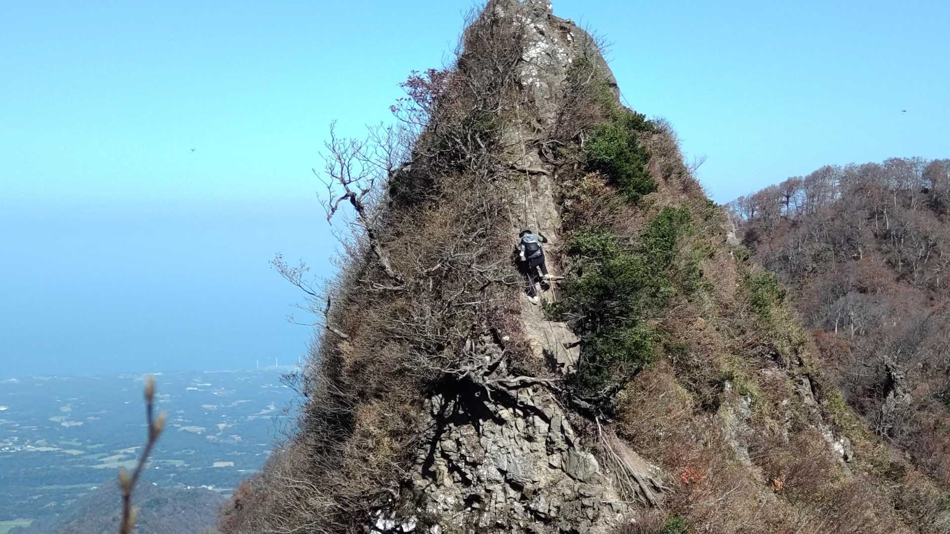 ピークを慎重に降りています!