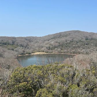 見晴台より八丁池を眺める