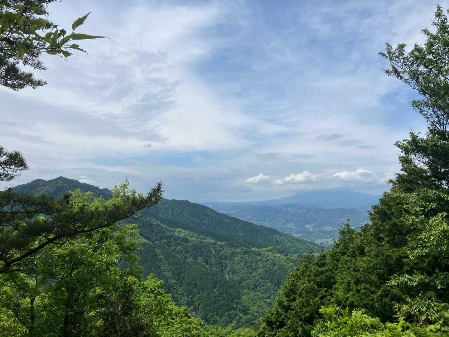 山頂到着。由布岳は雲の中です