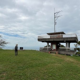 展望台がある山頂広場❗️
今日のお天気は晴れ予報だったはずなのに...😢