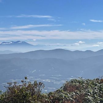 御嶽の右に先週登った木曽駒、空木岳も見える