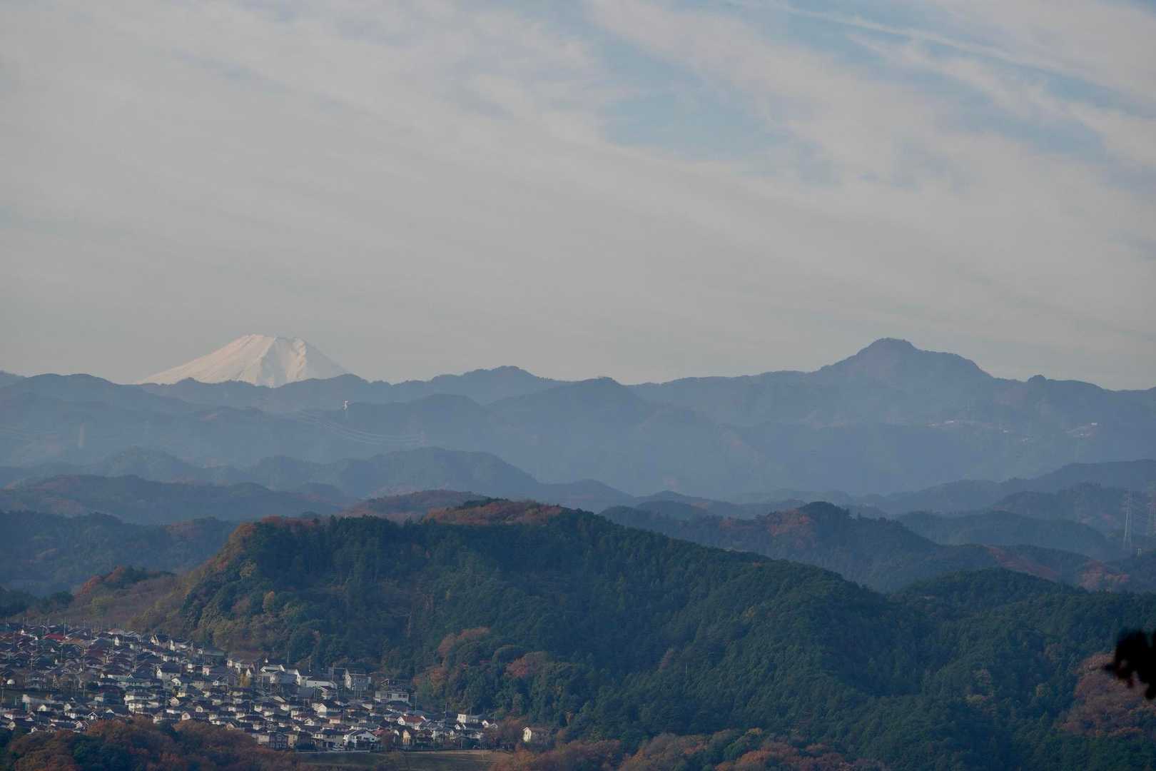 富士山も見えた！大岳山（右）も分かりやすい