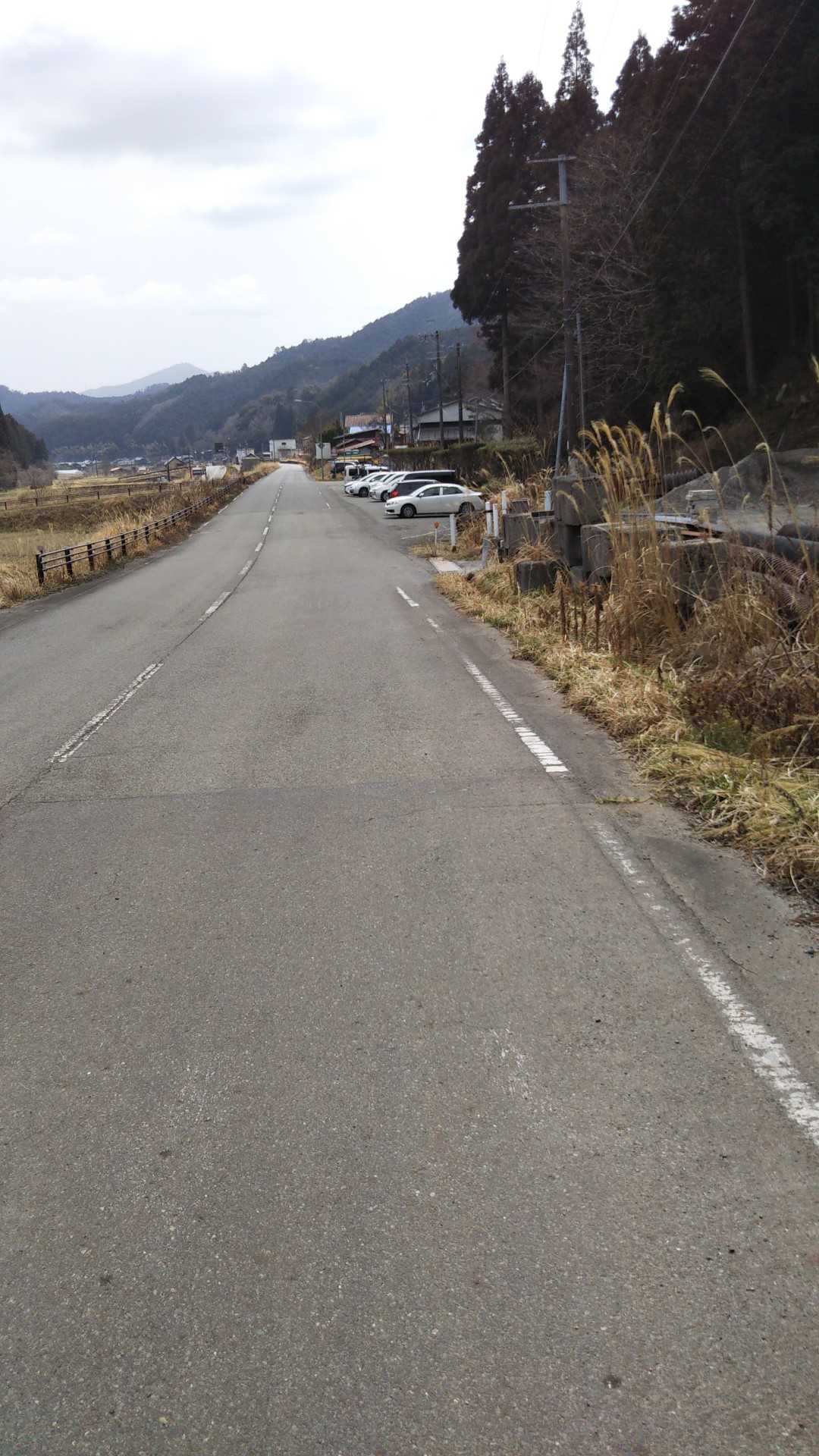 🅿️には沢山の🚙🚗
頂上で三組に出会っただけなのに？