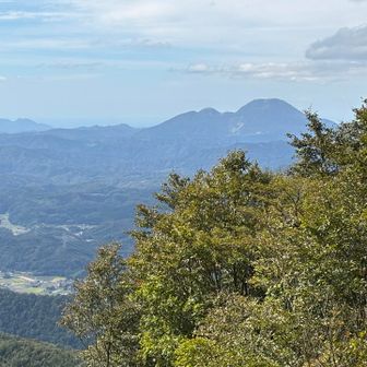 その右に三瓶山
今日はたくさんの登山者で賑わってるかな🤔