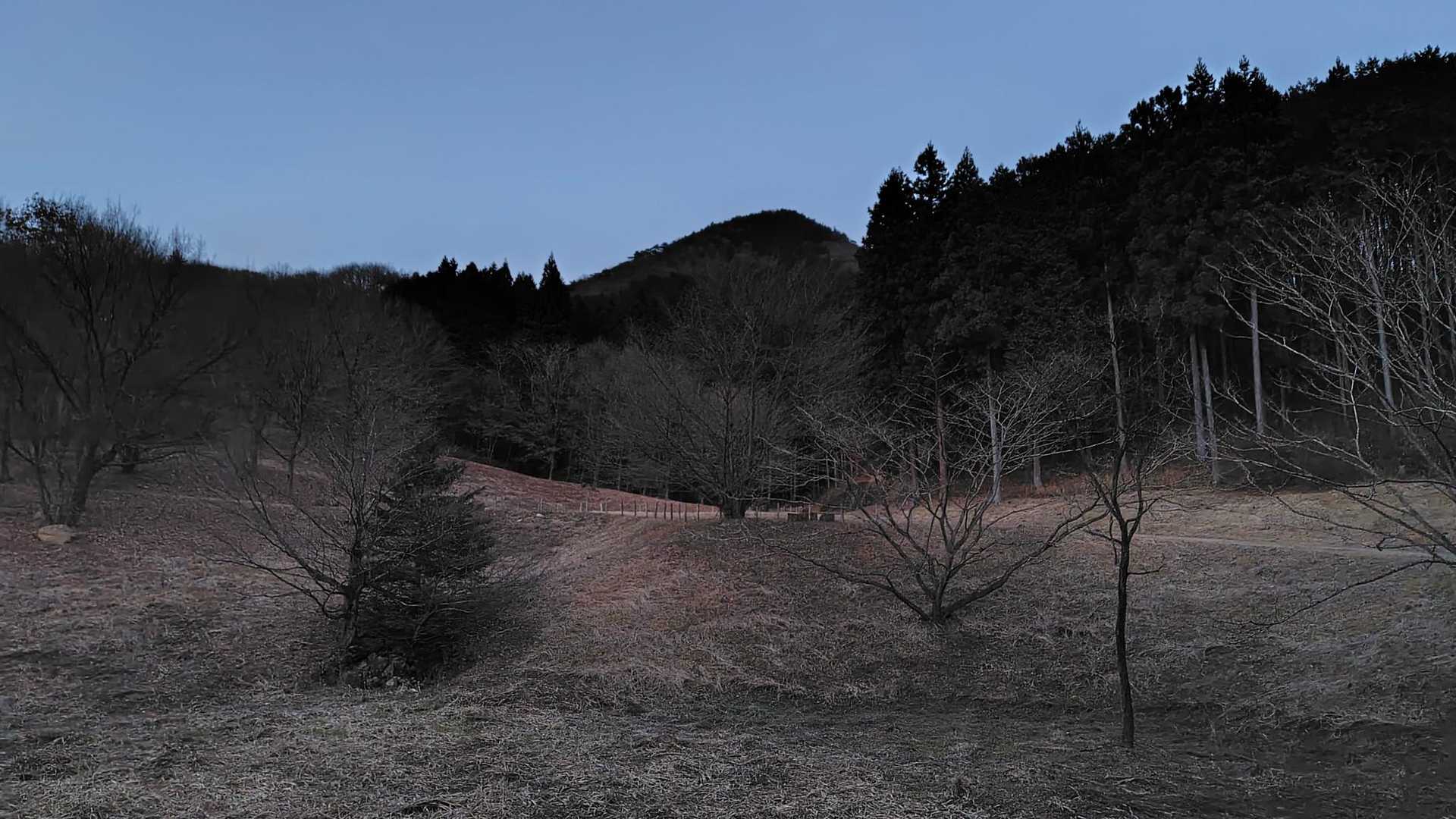 冒険活動センター内に到着。
榛名山が見えます。