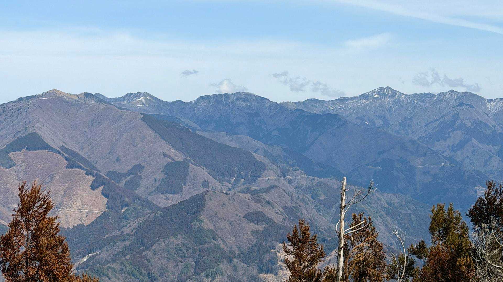 昨日登った寒峰方面⛰️