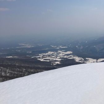 黄砂なのか霞がかった空