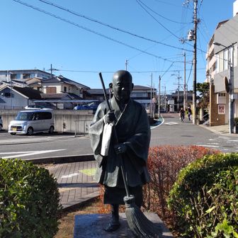 京田辺駅前の一休さん像のところを出発します。