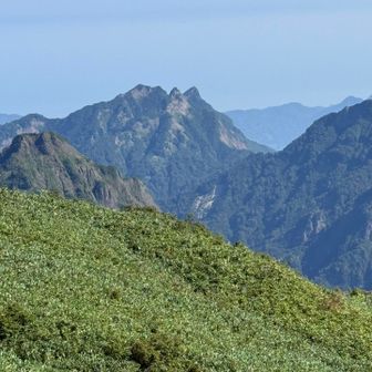 あちらにもカッコいい山