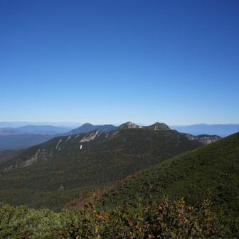 絶景連続✨
奥には北アルプス
乗鞍岳～槍穂～立山～白馬三山
手前は、蓼科山、天狗岳