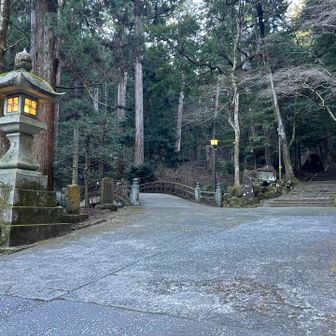 【大雄山最乗寺】到着
無料🅿️あり
自宅から🚗だと15分、歩いて1時間半弱

都会と違い車や信号が少ないので15分でかなりの距離を走れます🚙

大雄山駅からバスもあります『道了尊』行き🚌

明神ヶ岳ハイキングコース入口へは⬅️