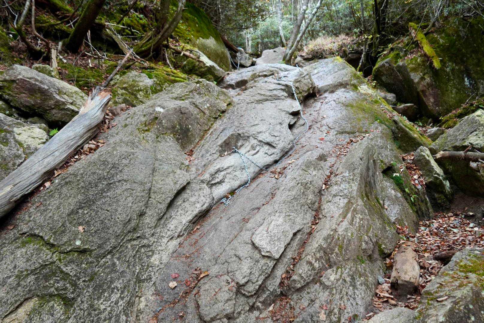 みずがき山自然公園-不動滝-瑞牆山-富士見平小屋 周回コースの写真