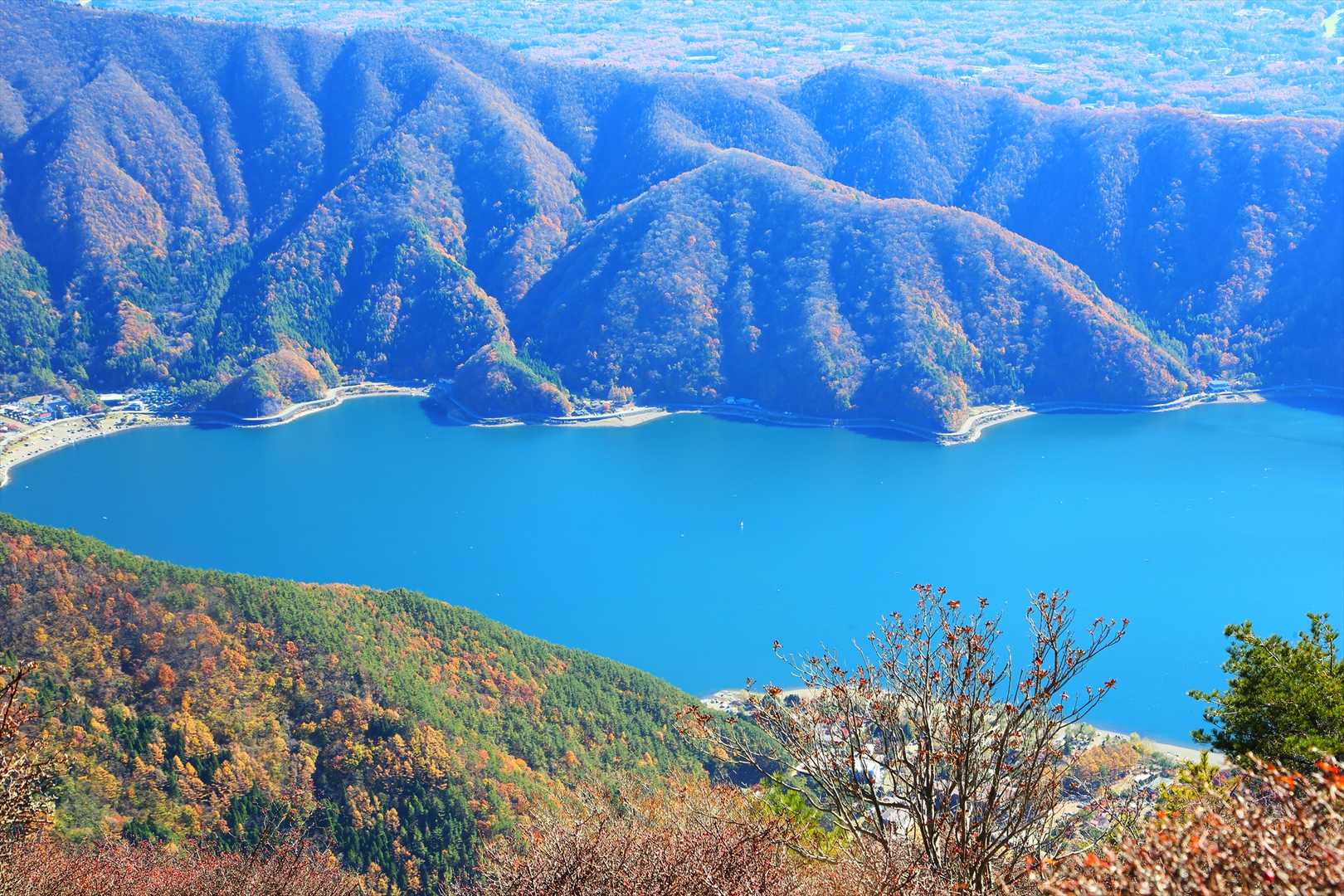 西湖の湖畔は紅葉が綺麗でした🍁