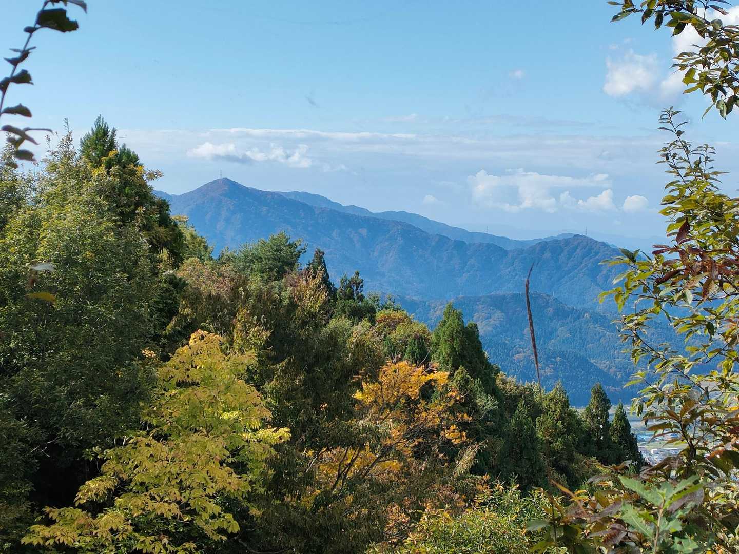 保田経ヶ岳が見える⛰️