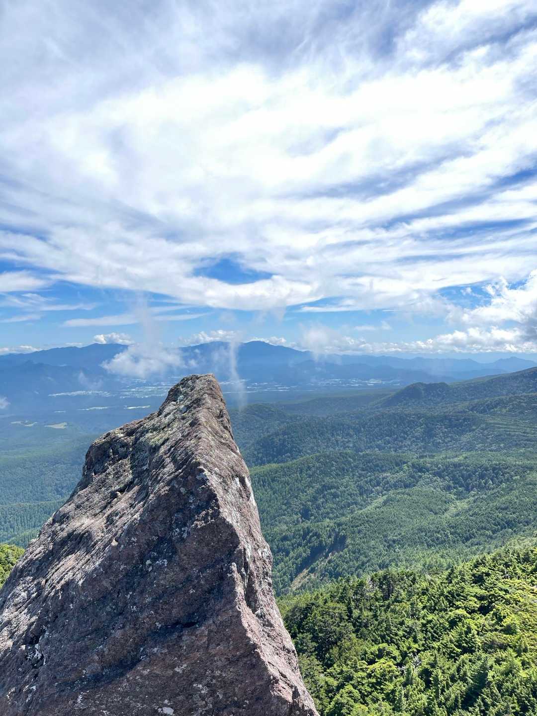 ニュウへ。涼しくて危険箇所なし、快適な山行でした。 / ワインオヤジ