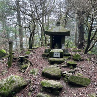 仏頂山山頂で折り返す