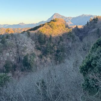 夕暮れの武甲山