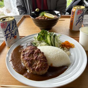 ハンバーグカレーとロースト鴨丼&ノンアル🍻
美味しかった〜！🤣