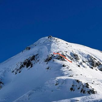 赤線を這いつくばって下降しました。死ぬかと思った…