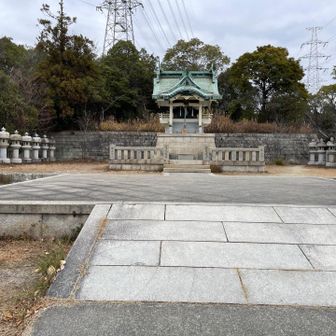 稜線に上がったところにある神社
地元の人が結構いました。