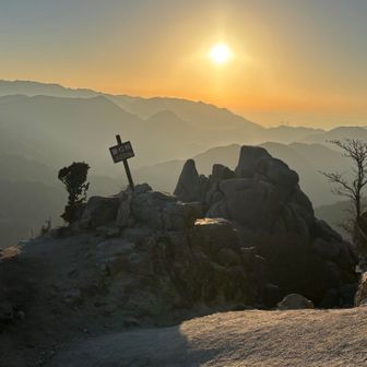 日没前の重ね岩🌇