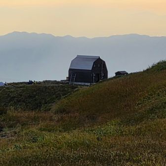 御西小屋には夕焼けが似合う