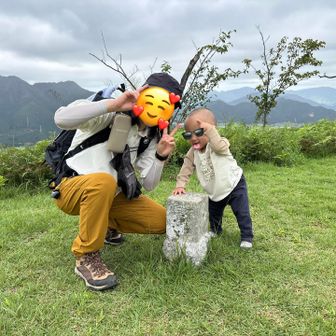 「にーっ」っと声をかけるとポーズをとってくれました👆