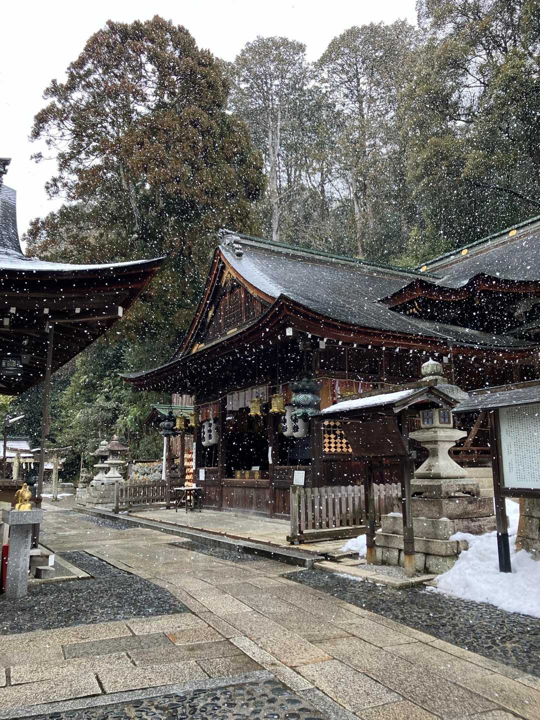 雪の日牟禮八幡宮