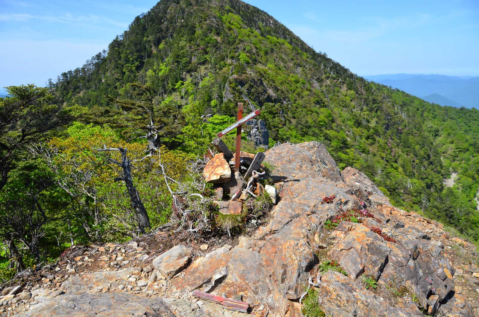 太尾登山口-古田ノ森-千丈平-釈迦ヶ岳-空鉢岳-椽ノ鼻-孔 往復コースの写真