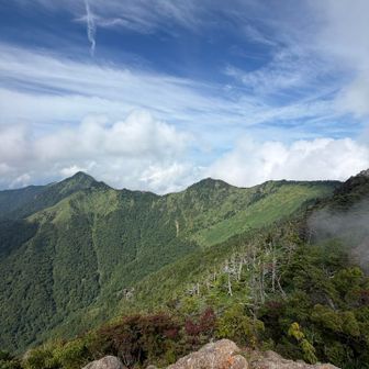 石鎚山もいろんなルートあって面白い😁

今度はどこから行こうかな🎶