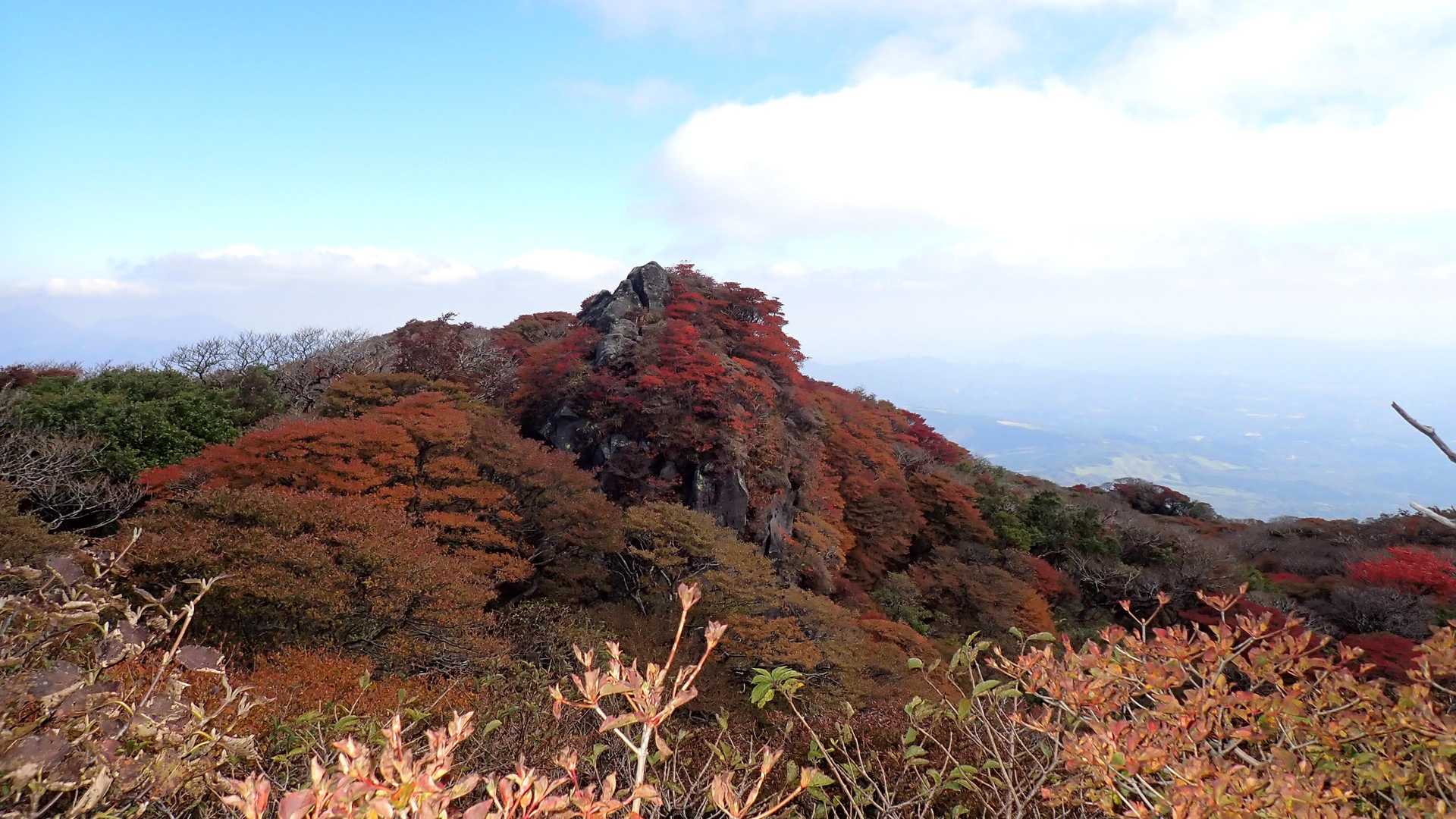 御池を離れ下山します