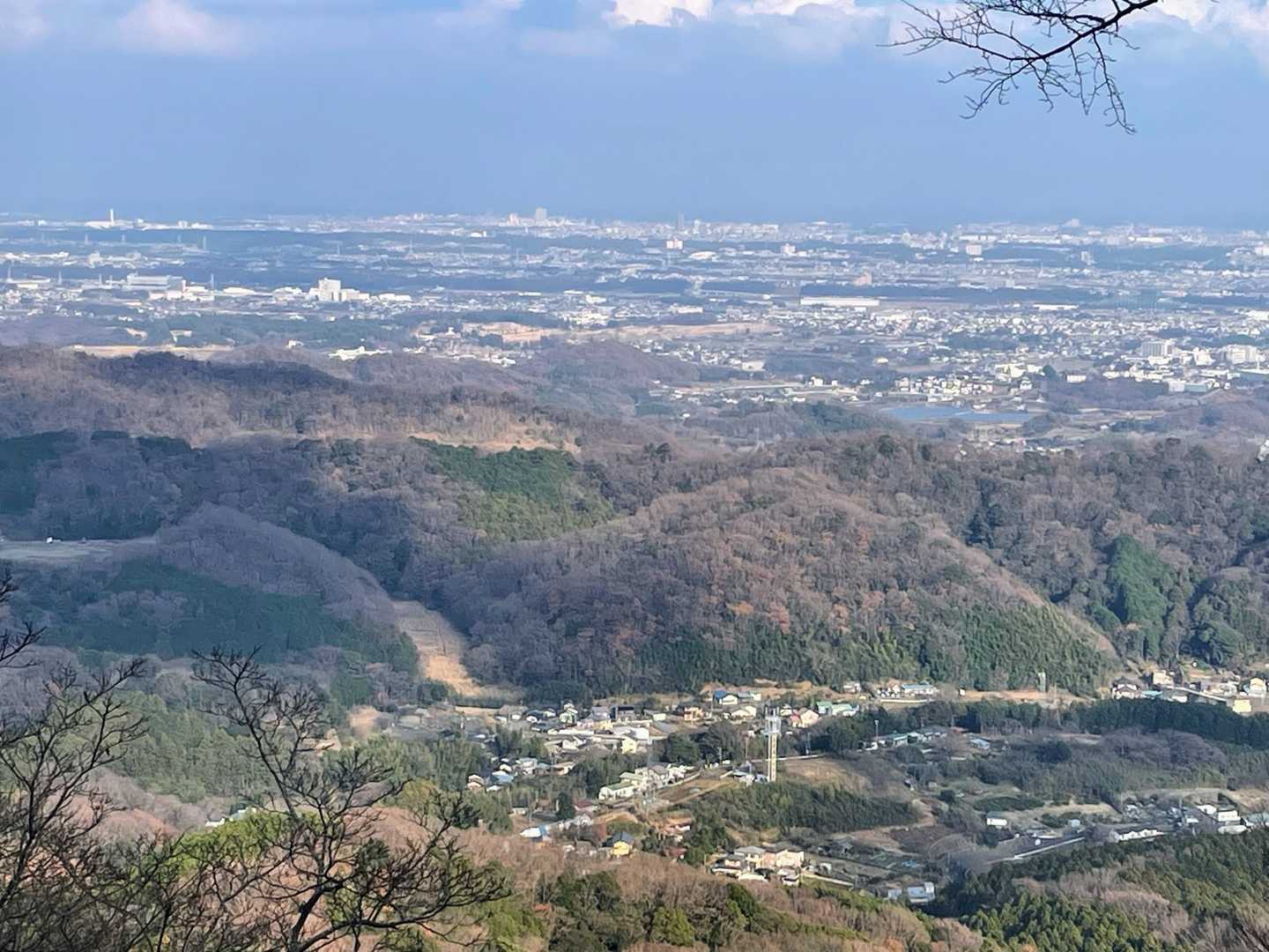 ここでのランチも◎ 
広いベンチあり
