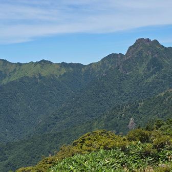 石鎚山と天狗岳かな