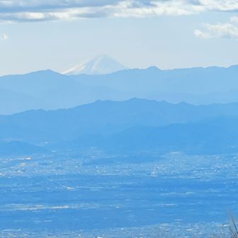 それは長七郎山からの展望が素晴らしいからです🤩富士山も大きく見えます